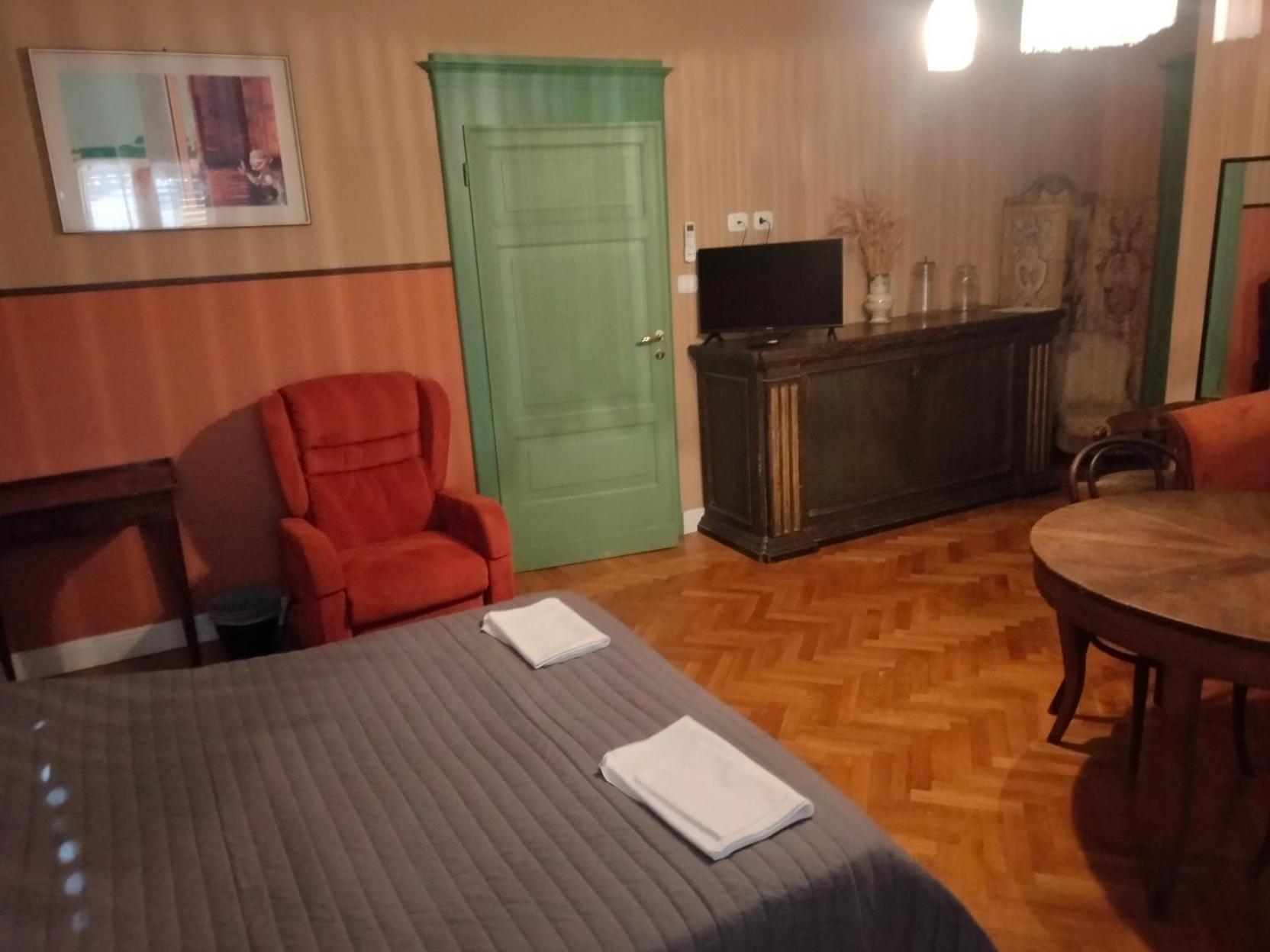 San Petronio Room And Suite Rooms - By Bolognacentro Luxuryh Екстериор снимка
